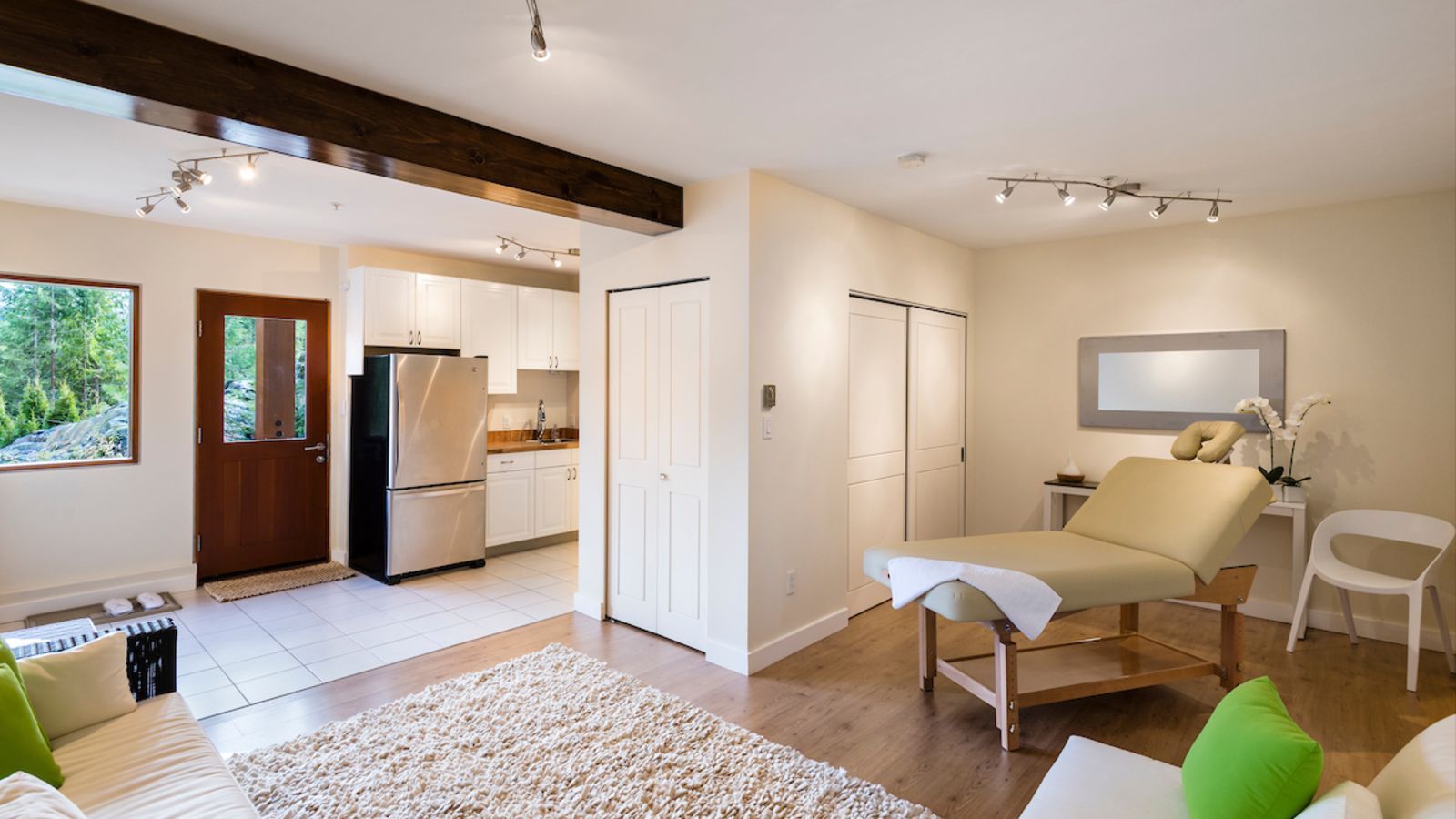 luxury_ski_chalet_whistler_heli_chalet_oxford_ski (31).jpg