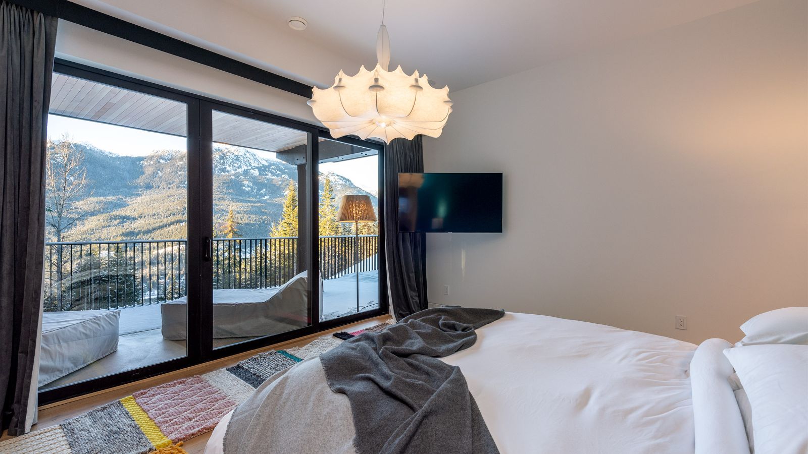 luxury-ski-chalet-whistler-chalet-esha-oxford-ski  (19).jpg