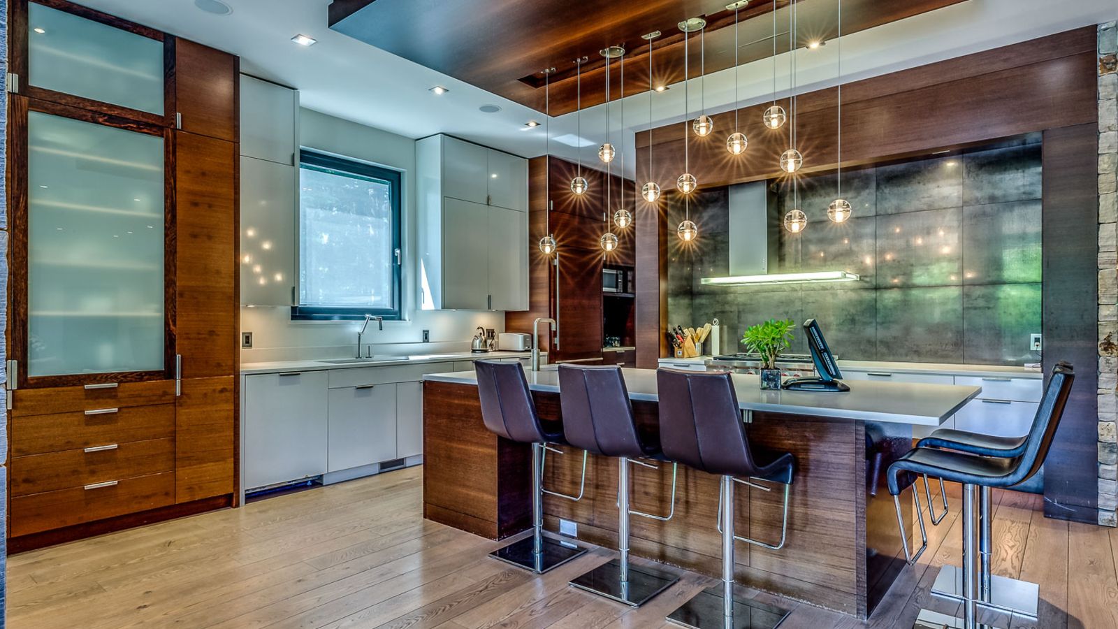 luxury-ski-chalet-whistler-chalet-compass-point-oxford-ski  (1).jpg