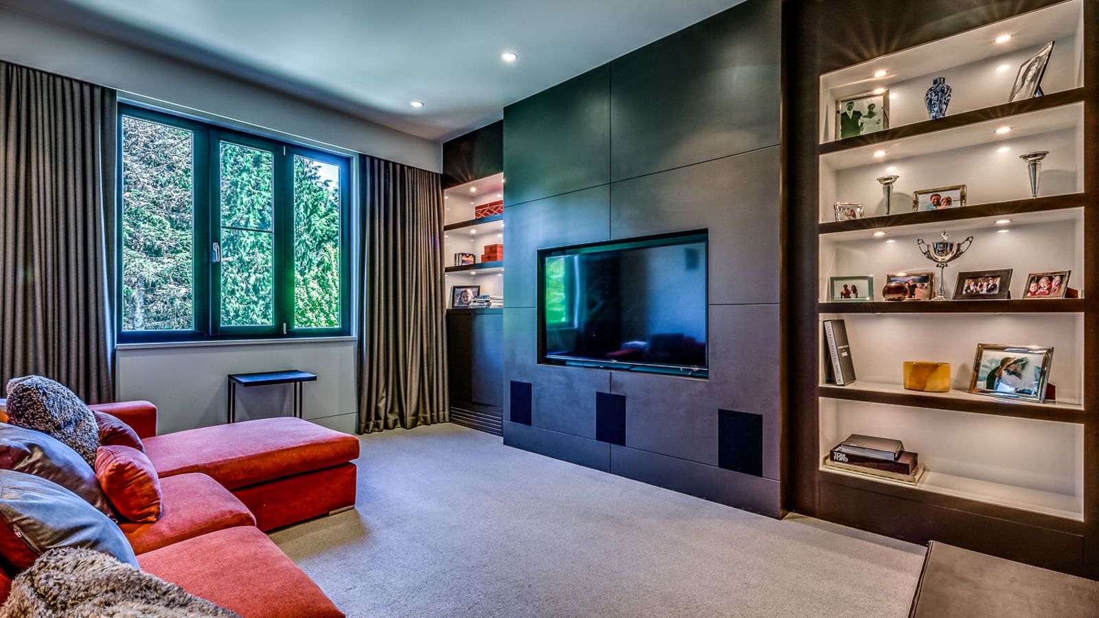 luxury-ski-chalet-whistler-chalet-compass-point-oxford-ski  (2).jpg