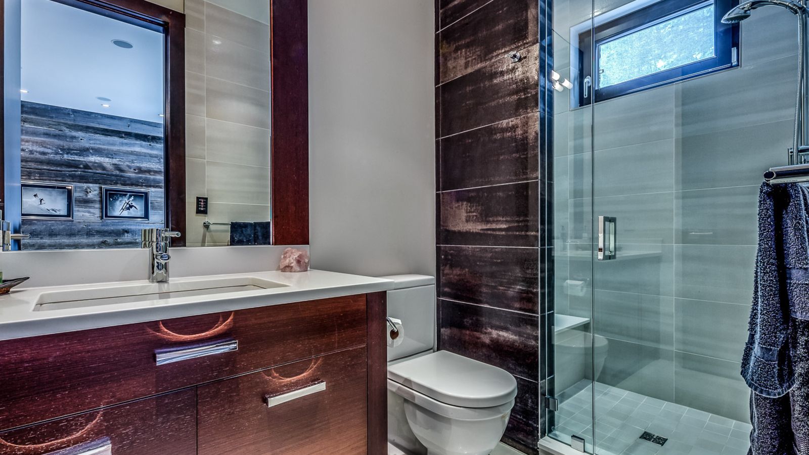 luxury-ski-chalet-whistler-chalet-compass-point-oxford-ski  (15).jpg