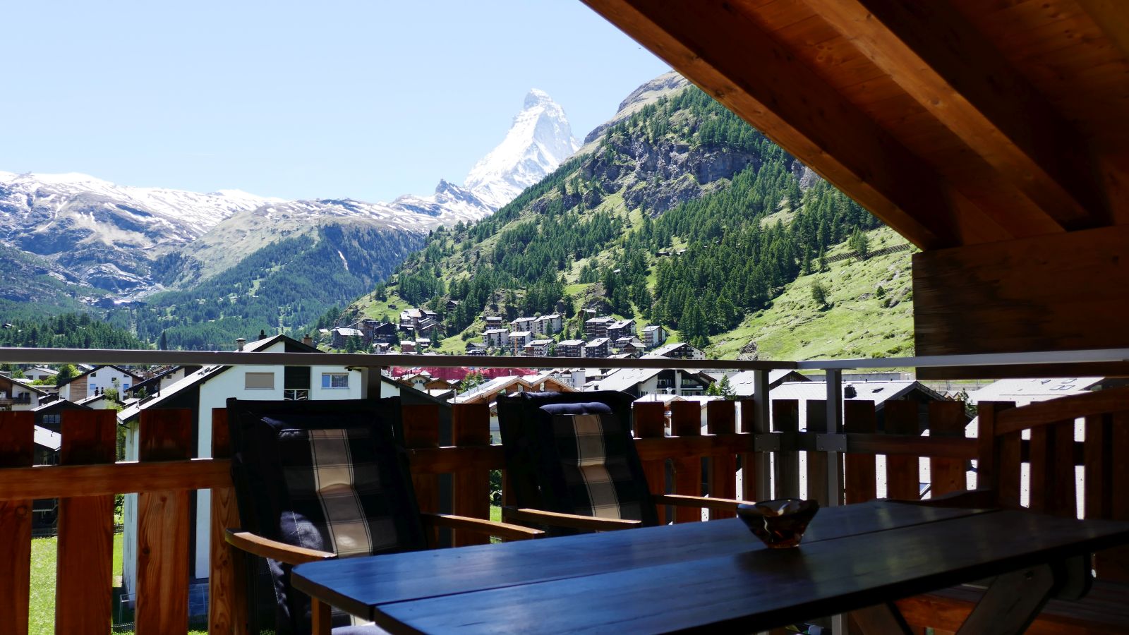 Luxury-ski-chalet-zermatt-chalet-zora-oxford-ski-view (1).jpg