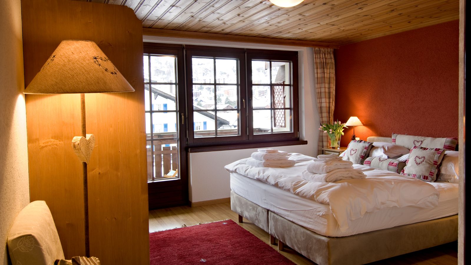 Luxury-ski-chalet-zermatt-venus-bed.jpg