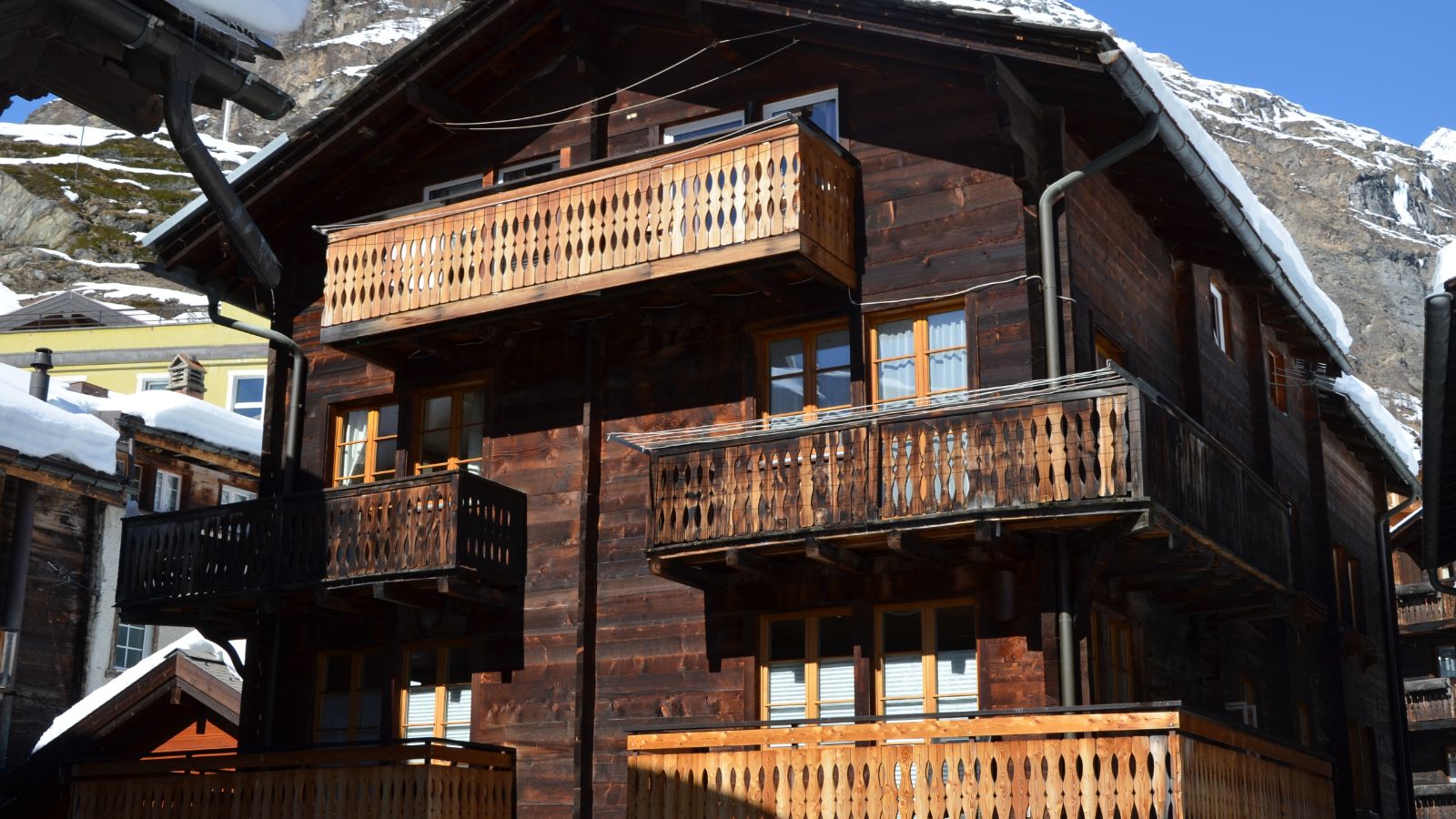 Luxury-ski-chalet-zermatt-chalet-heidi-oxford-exterior.jpg