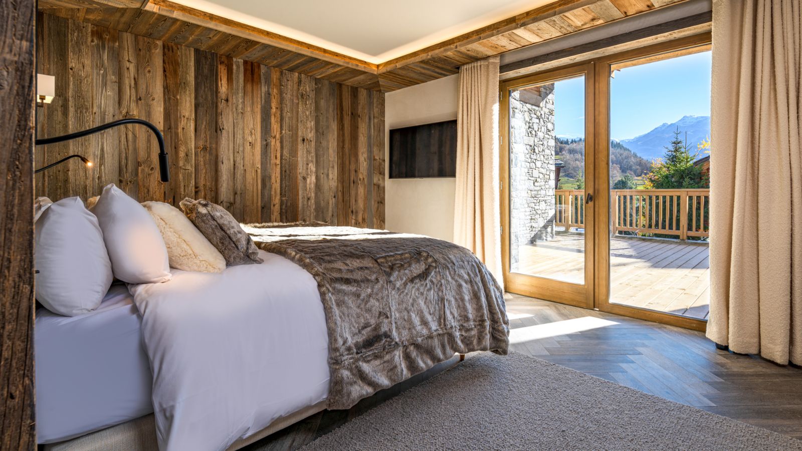 Luxury-ski-chalet-meribel-chalet-lours-rouge-oxford-ski-master.jpg