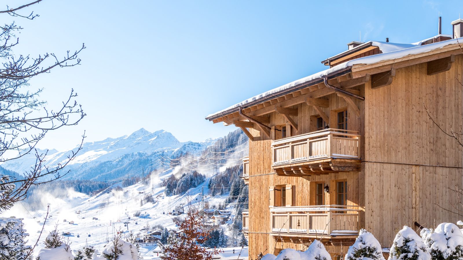 Luxury-ski-hotel-st anton-hotel- tannenhof-oxford-ski-exterior.jpg