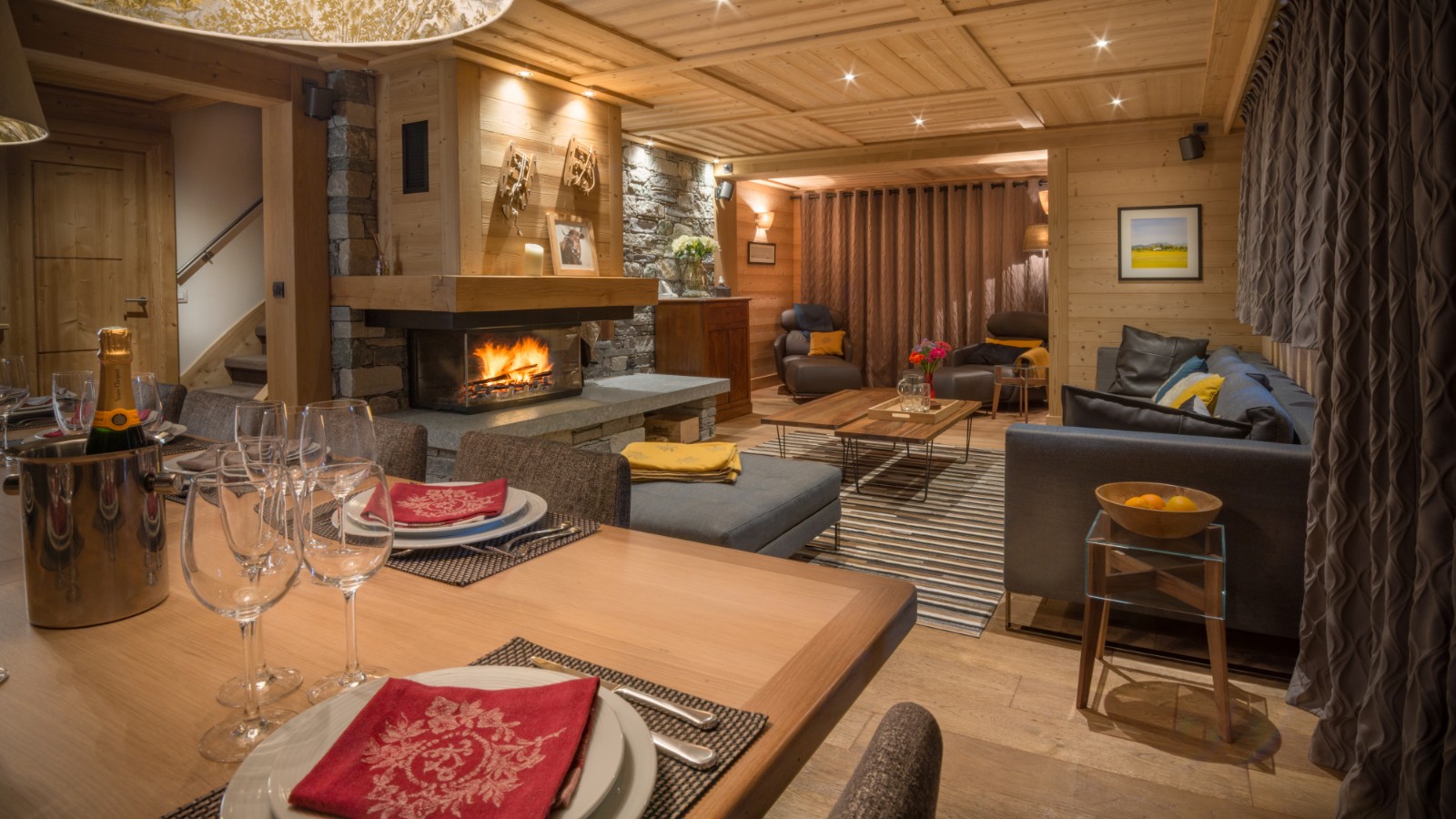 luxury_chalet_le_pousse_caillou_meribel_oxford_ski_dining.jpg