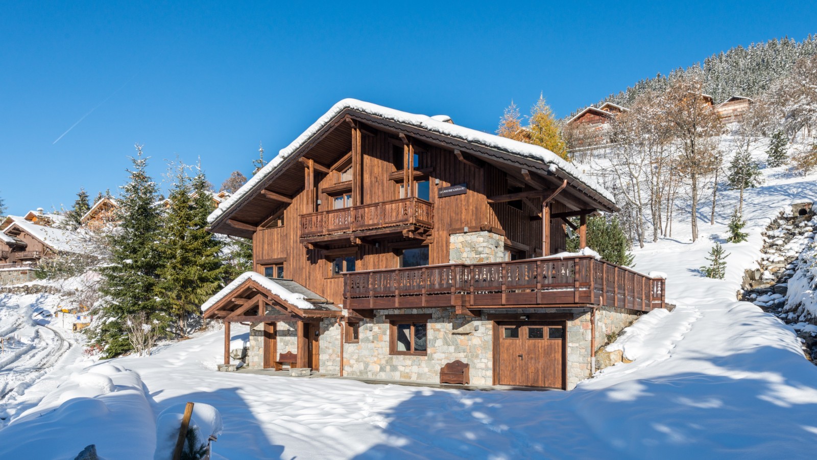 luxury_chalet_le_pousse_caillou_meribel_oxford_ski_exterior.jpg
