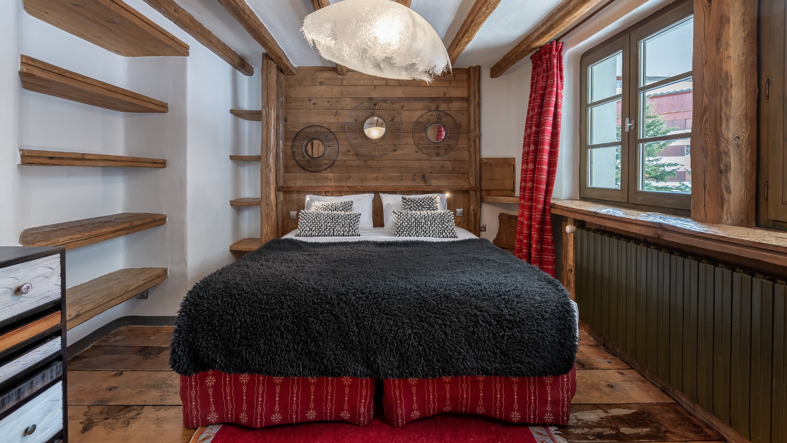 chalet_mathilda_luxury_oxford_ski_val_d'isere_bedroom.jpg