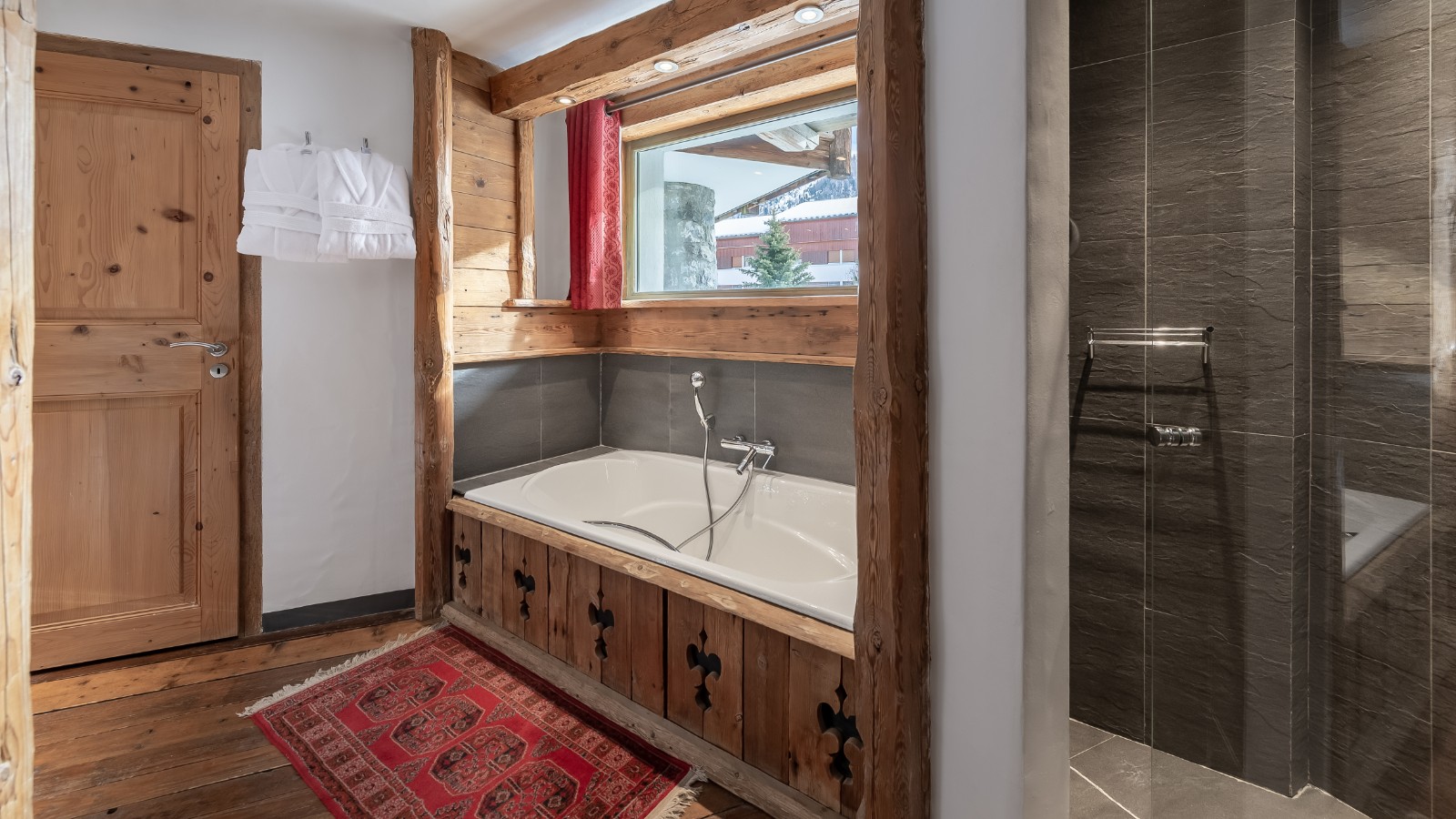 chalet_mathilda_luxury_oxford_ski_val_d'isere_bath.jpg
