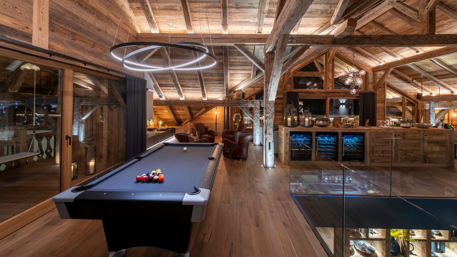 luxury_chalet_morzine_la_maison_oxford_ski_pooltable.jpg
