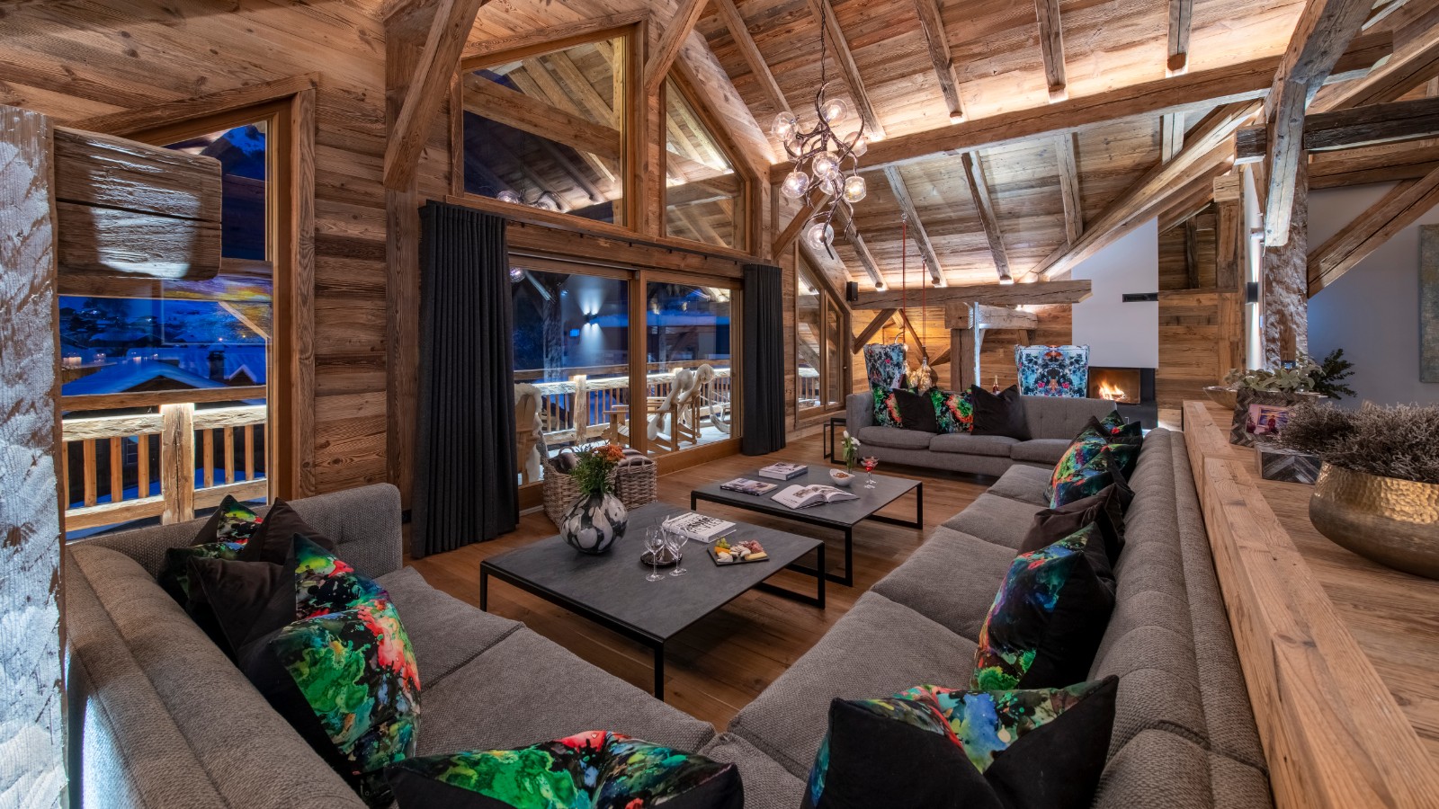 luxury_chalet_morzine_la_maison_oxford_ski_lounge.jpg