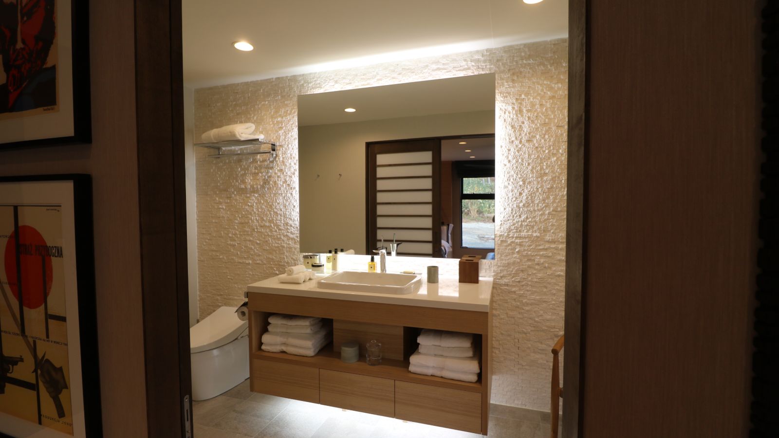 Seasons_One_niseko_bathroom_1.JPG
