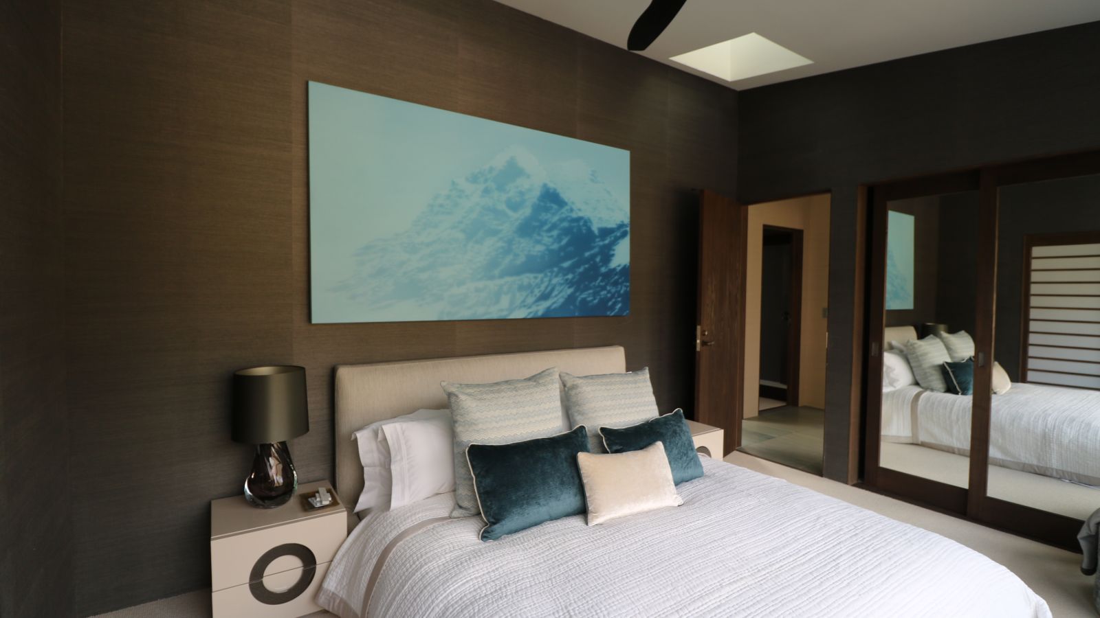 Seasons_One_Niseko_bedroom_3.JPG