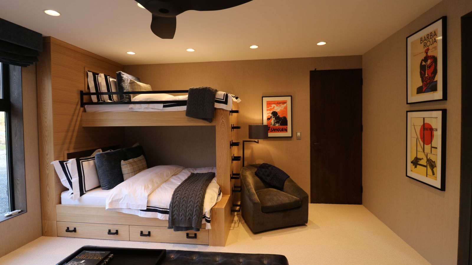 Seasons_One_Niseko_bedroom_4.JPG