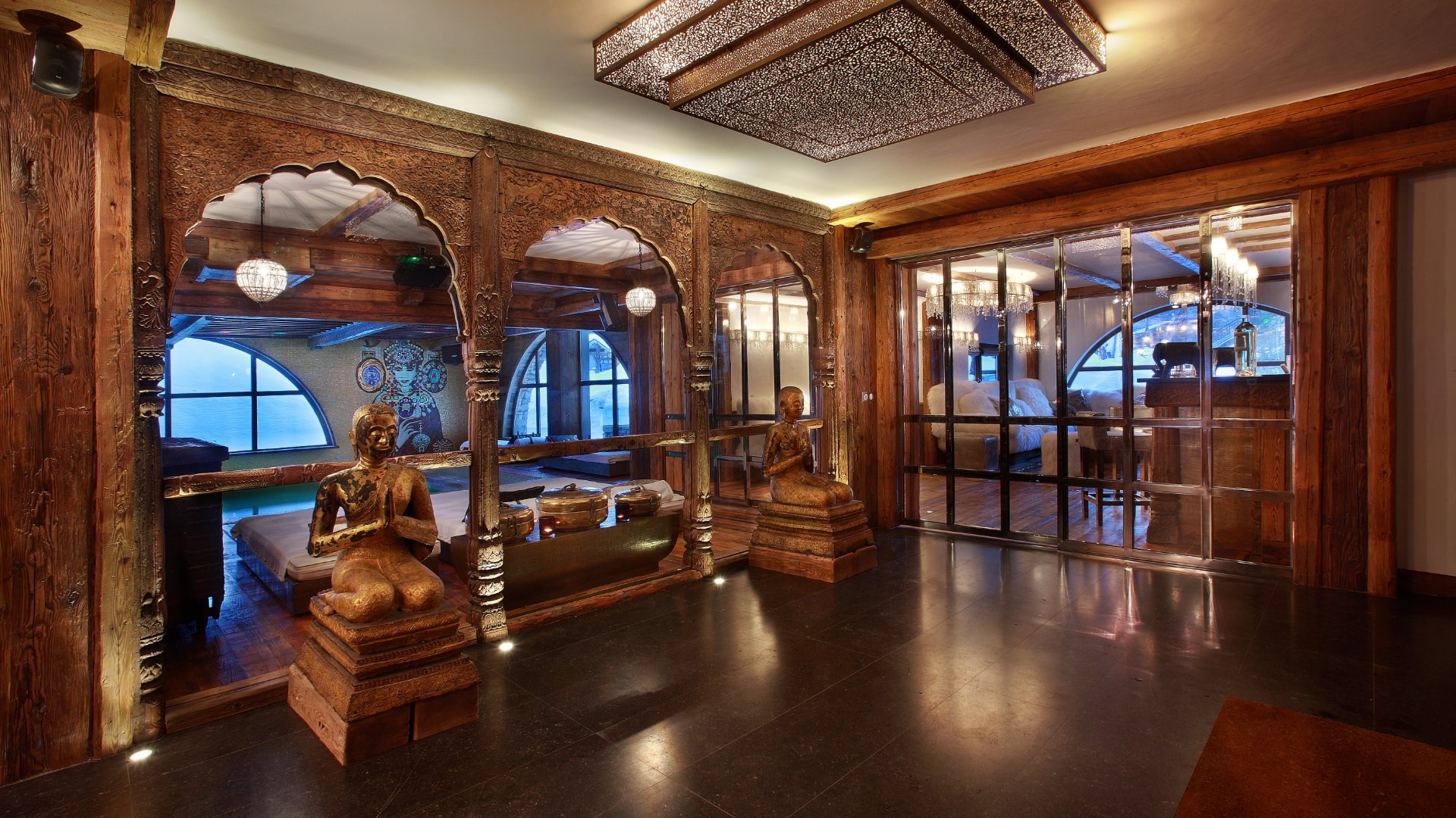 luxury_ski_chalet_val_disere_marco_polo_oxford_ski (18).jpg