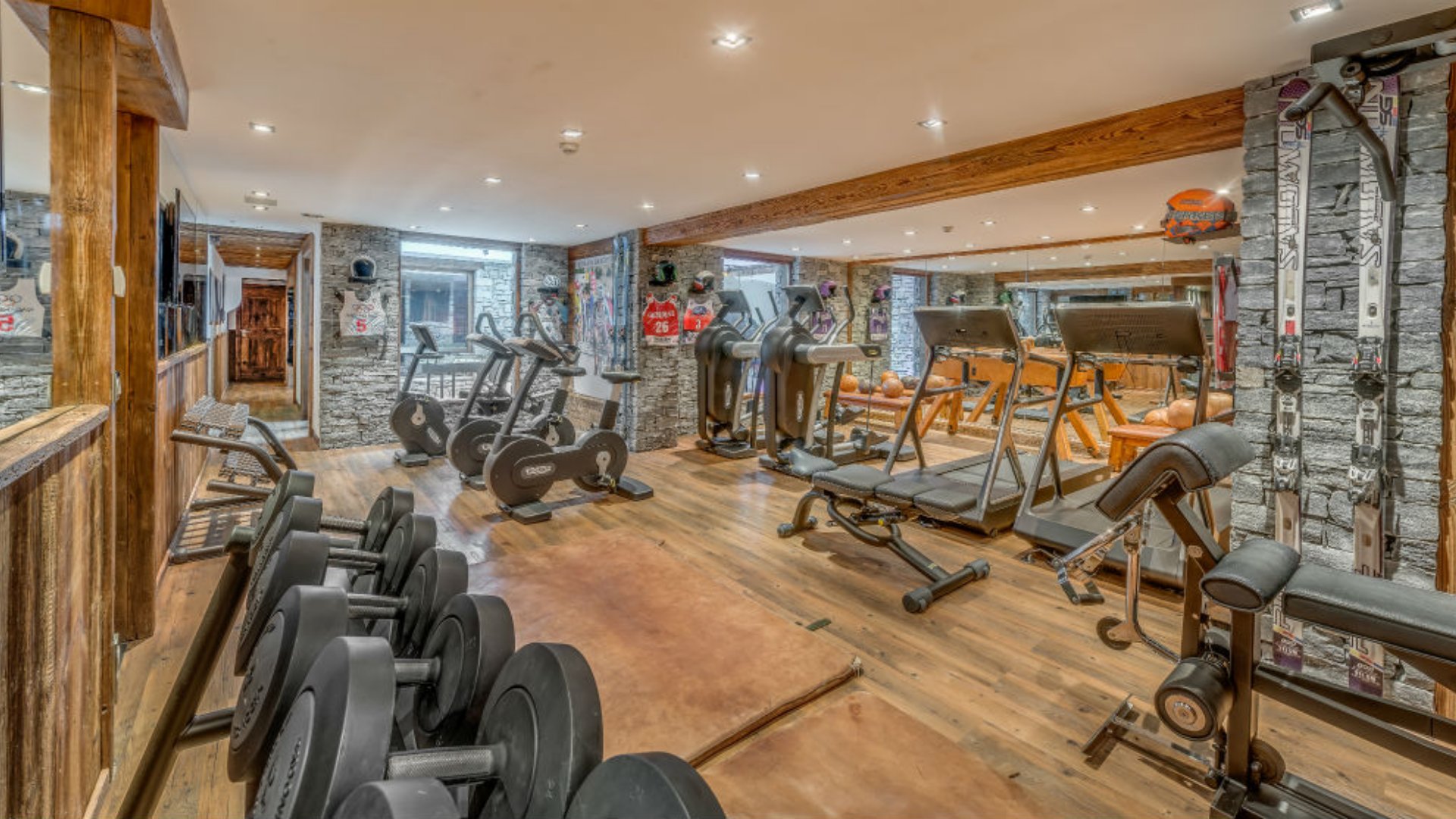 luxury_ski_chalet_val_disere_marco_polo_oxford_ski (31).jpg