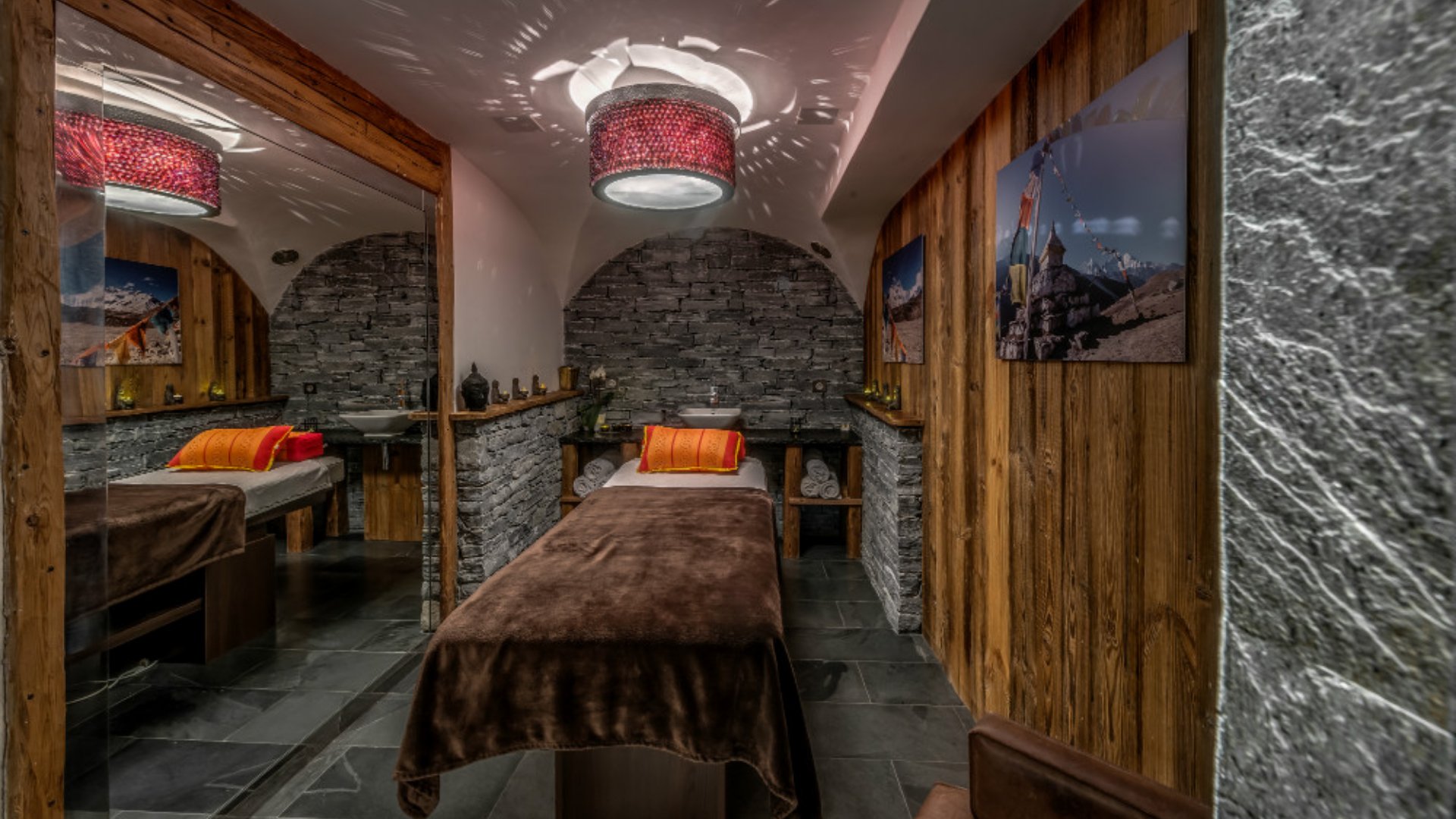 luxury_ski_chalet_val_disere_marco_polo_oxford_ski (41).jpg