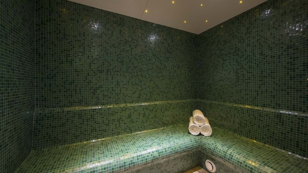 luxury_ski_chalet_antoinette_st_anton_oxford_ski_company (28).jpg