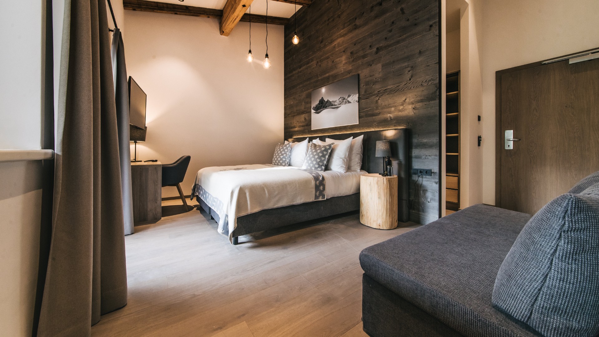 luxury_ski_chalet_st_anton_chalet_47_oxford_company (6).jpg