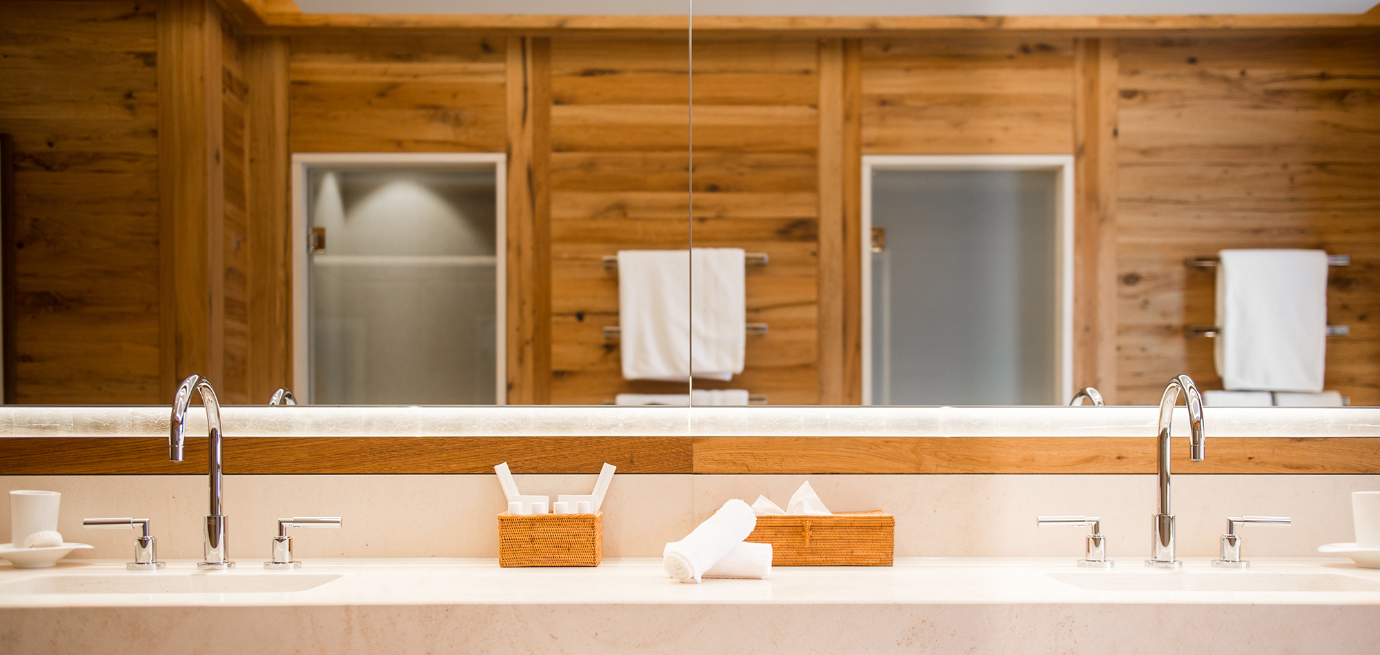 arula_chalet_1_lech_luxury_ski_chalet_bathroom_2.jpg