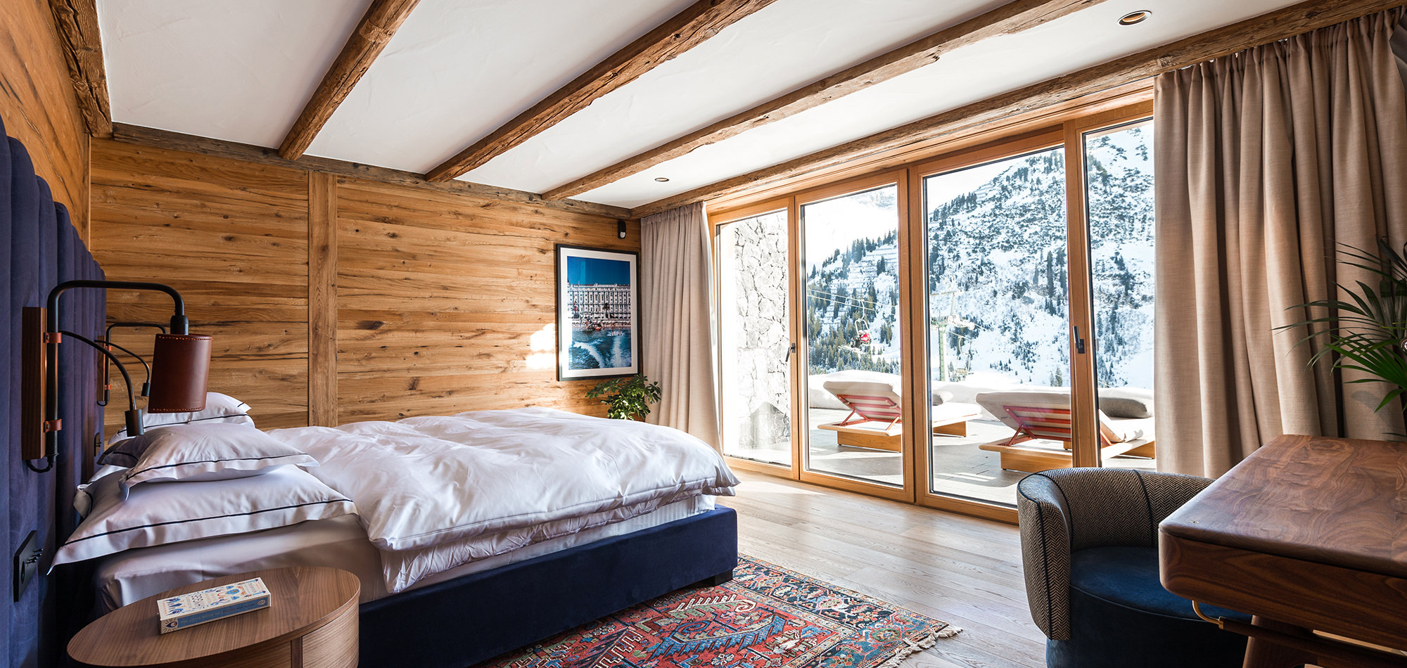 arula_chalet_1_lech_luxury_ski_chalet_bedroom_6.jpg
