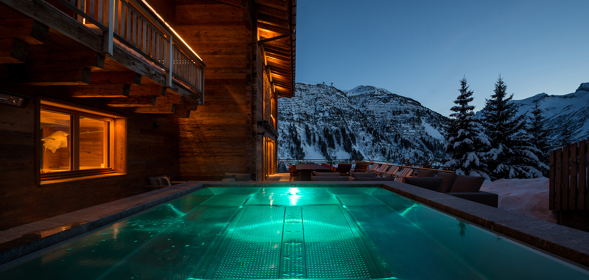 arula_chalet_1_lech_luxury_ski_chalet_hot_tub_night.jpg