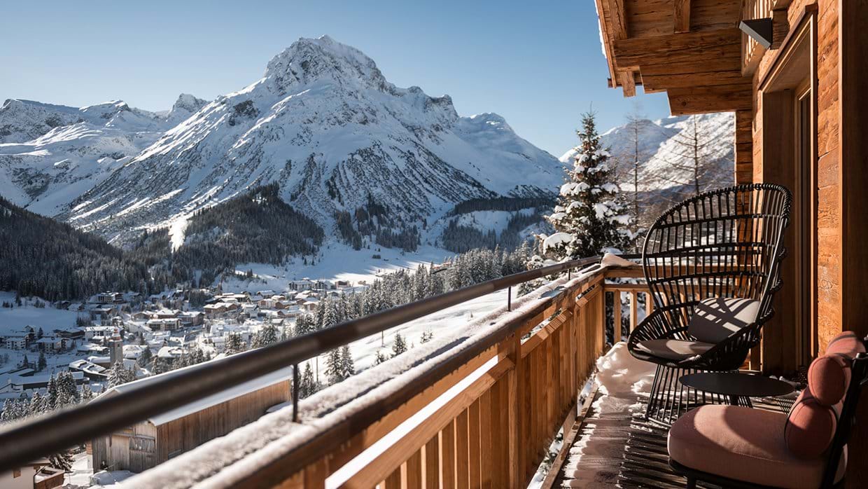 arula_chalet_1_lech_luxury_ski_chalet_terrace.jpg