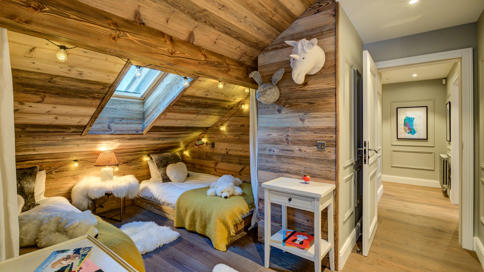 luxury-chalet-meribel-oxford-ski-lightbowne-kids-room.jpg