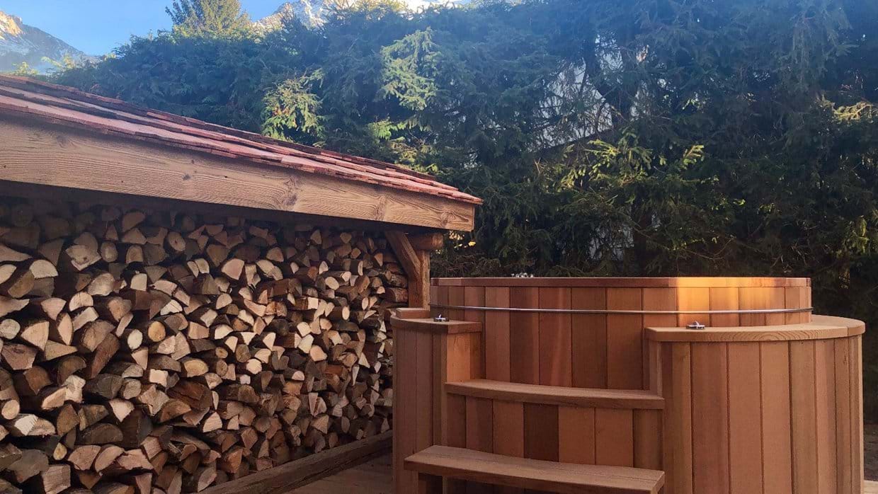 luxury-ski-chalet-chamonix-zenith2-oxford-ski-hot-tub.jpg