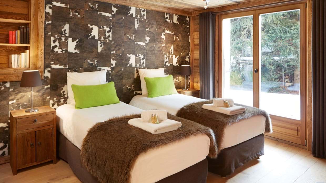 luxury-ski-chalet-chamonix-zenith2-oxford-ski-bedroom3.jpg