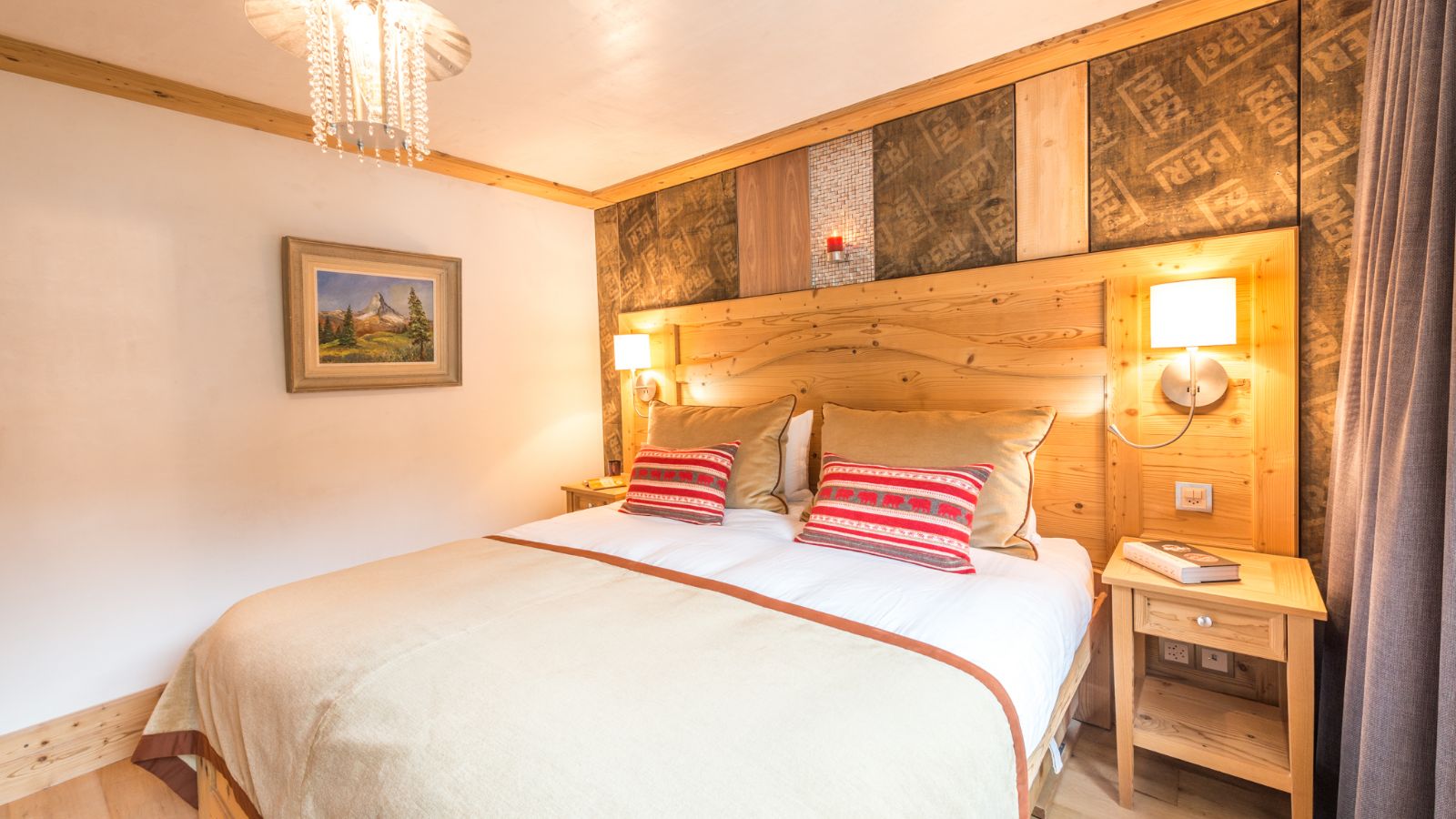 Luxury-Ski-Chalet-Zermatt-Schluhmatt-Oxford-Ski-bedroom (4).jpg