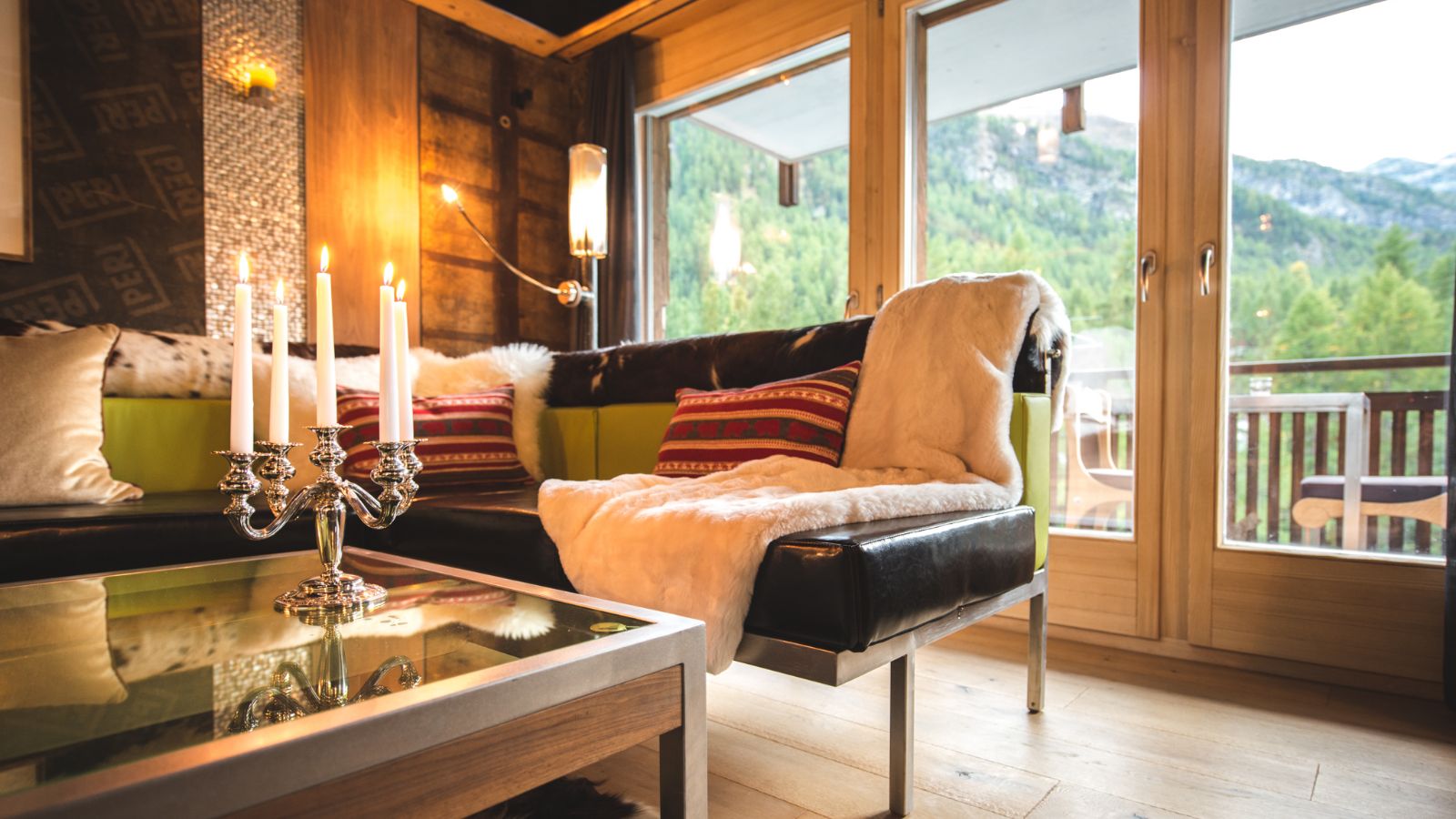 Luxury-Ski-Chalet-Zermatt-Schluhmatt-Oxford-Ski-living (1).jpg