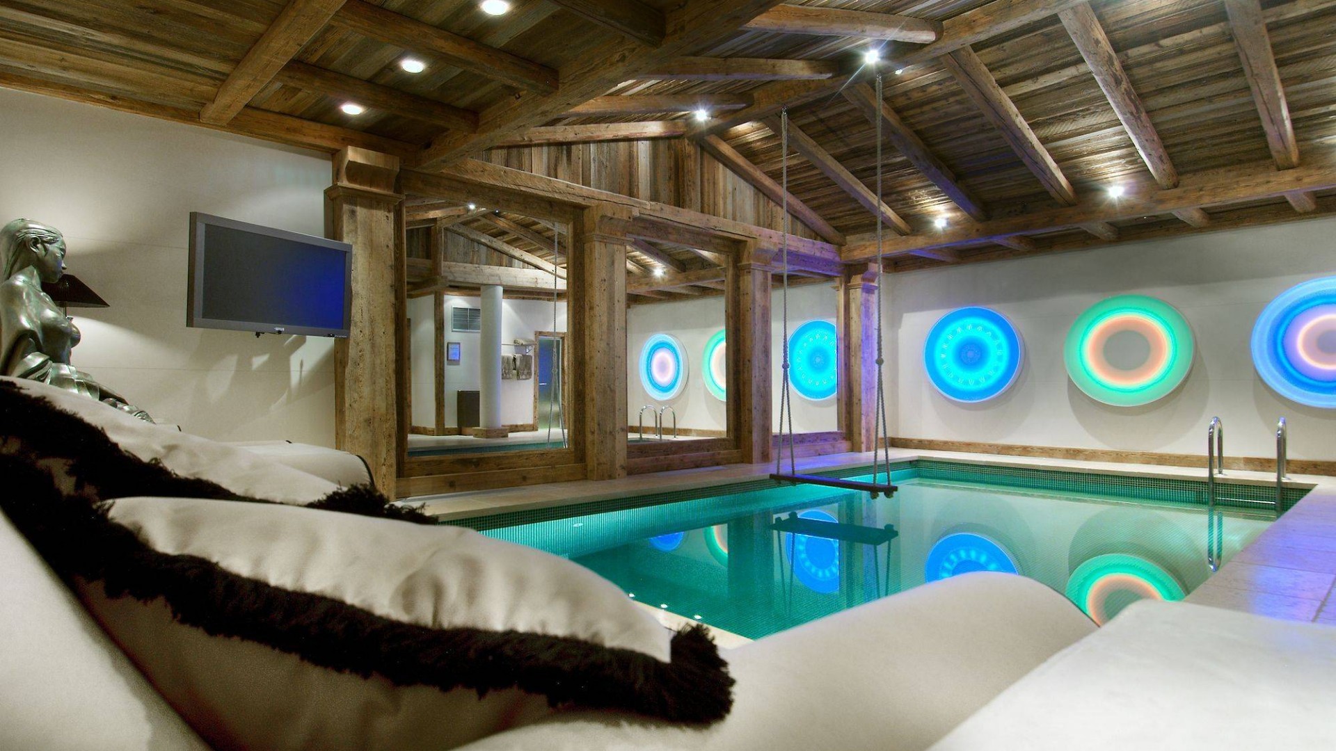 luxury-ski-chalet-courcehvel-1850-grande-roche-oxford-ski-company (18).jpg