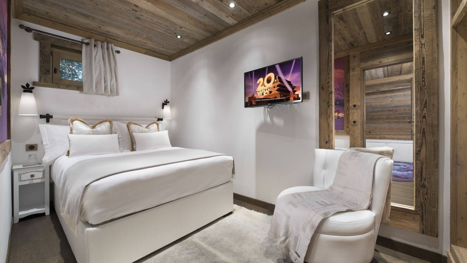 luxury-ski-chalet-courcehvel-1850-grande-roche-oxford-ski-company (13).jpg