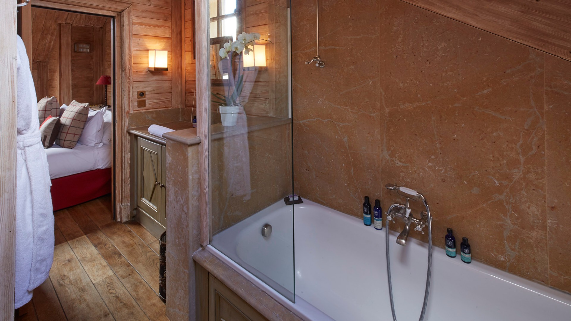 luxury-ski-chalet-meribel-foinbois-oxford-ski-company (1).jpg