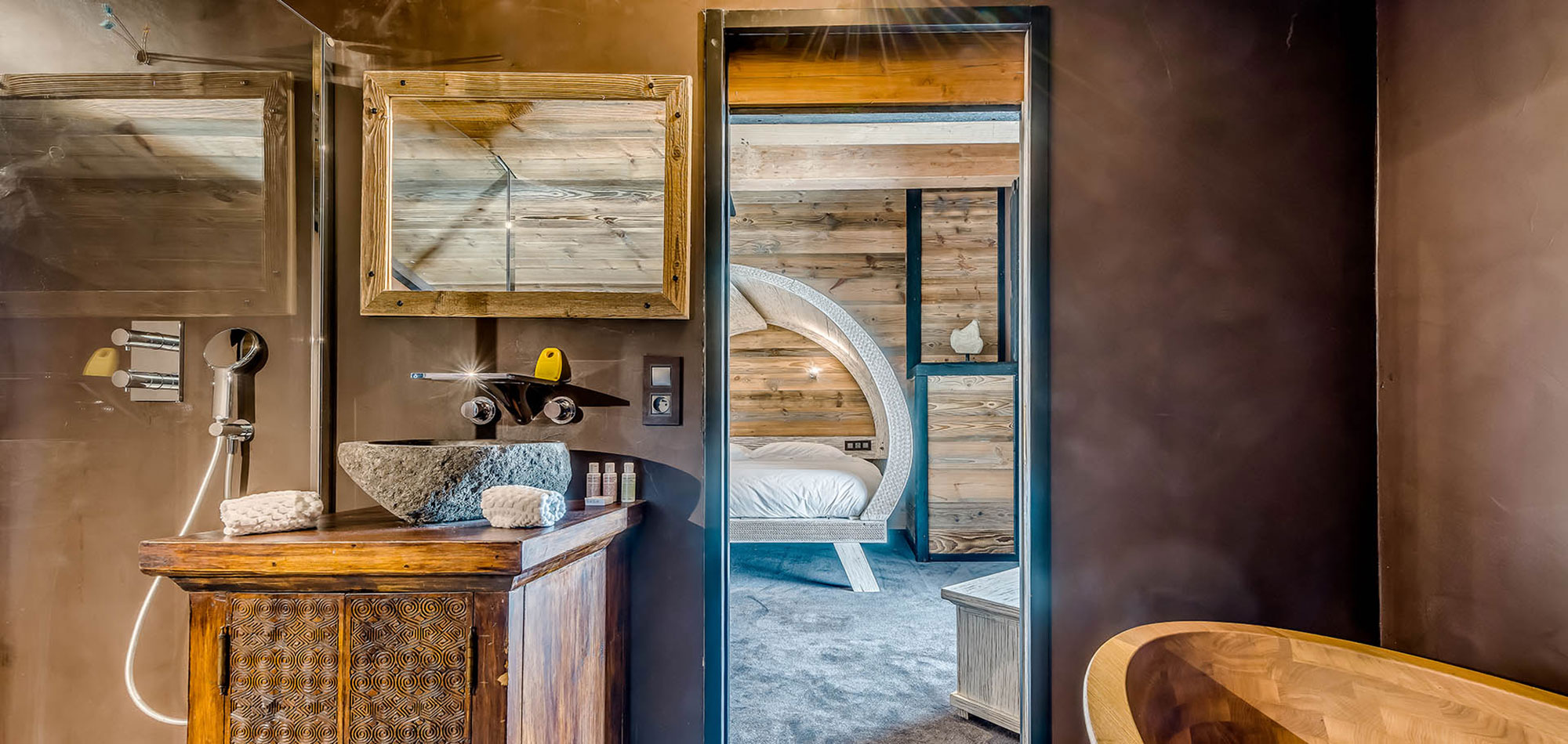 luxury_ski_chalet_ubud_tignes_oxford_ski_luxury_ski_bathroom2.jpg