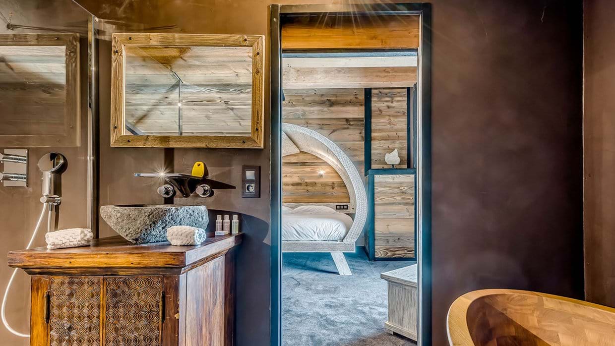luxury_ski_chalet_ubud_tignes_oxford_ski_luxury_ski_bathroom2.jpg