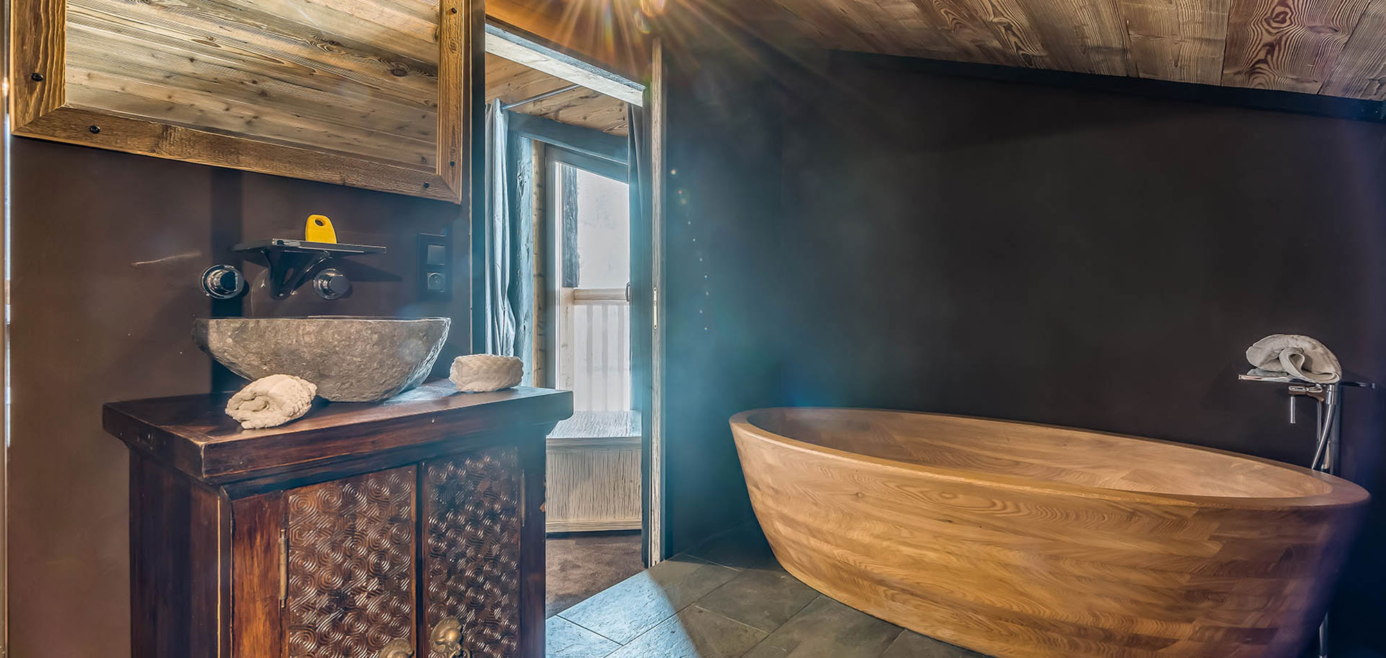 luxury_ski_chalet_ubud_tignes_oxford_ski_luxury_ski_bathroom4.jpg