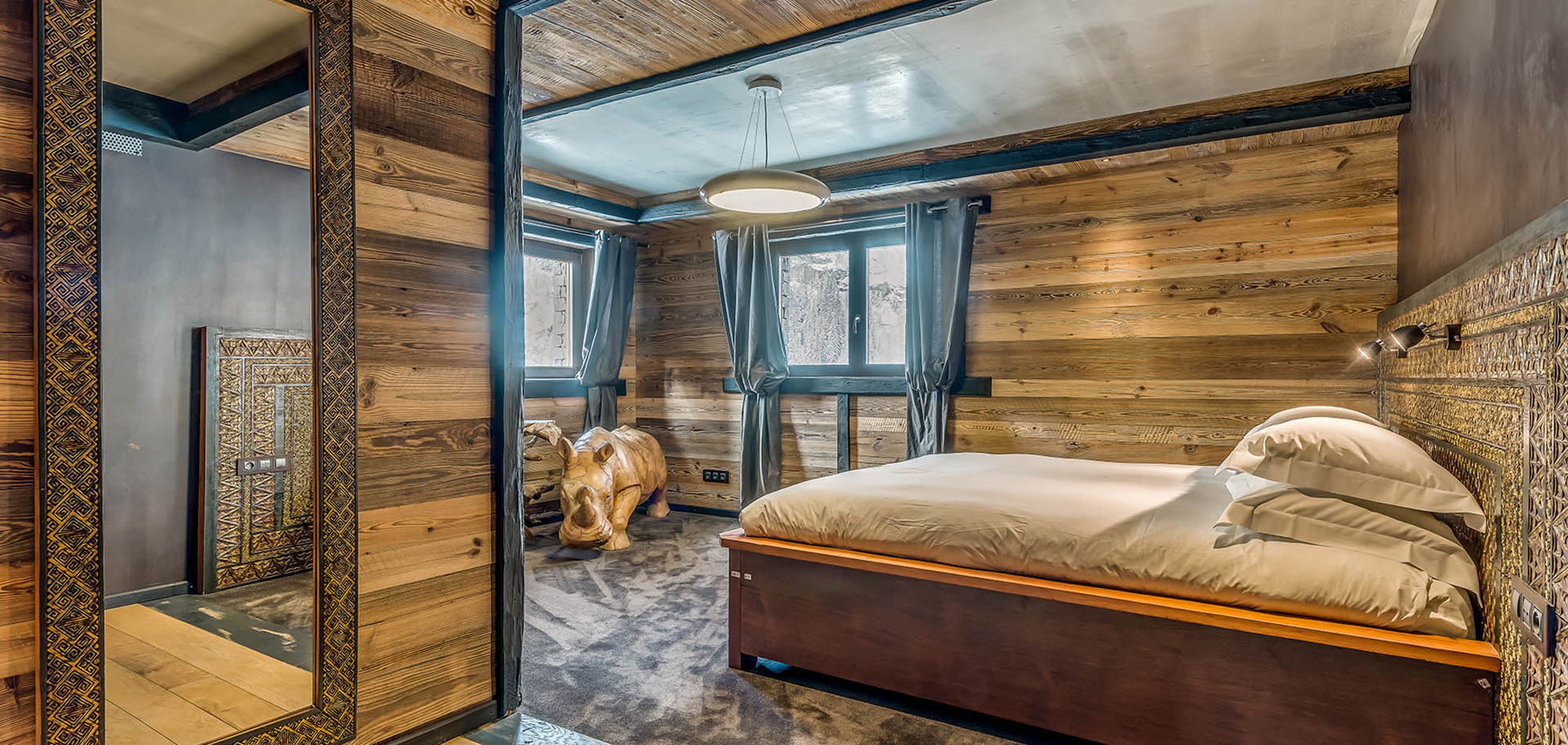 luxury_ski_chalet_ubud_tignes_oxford_ski_luxury_ski_bedroom3.jpg