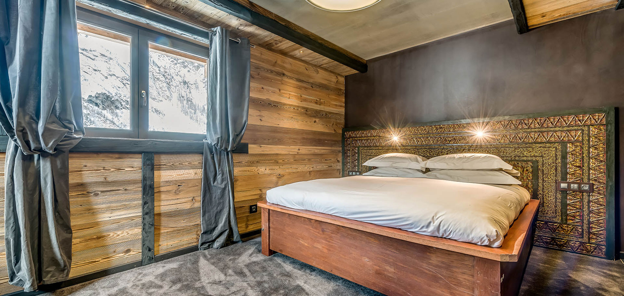luxury_ski_chalet_ubud_tignes_oxford_ski_luxury_ski_bedroom9.jpg (1)