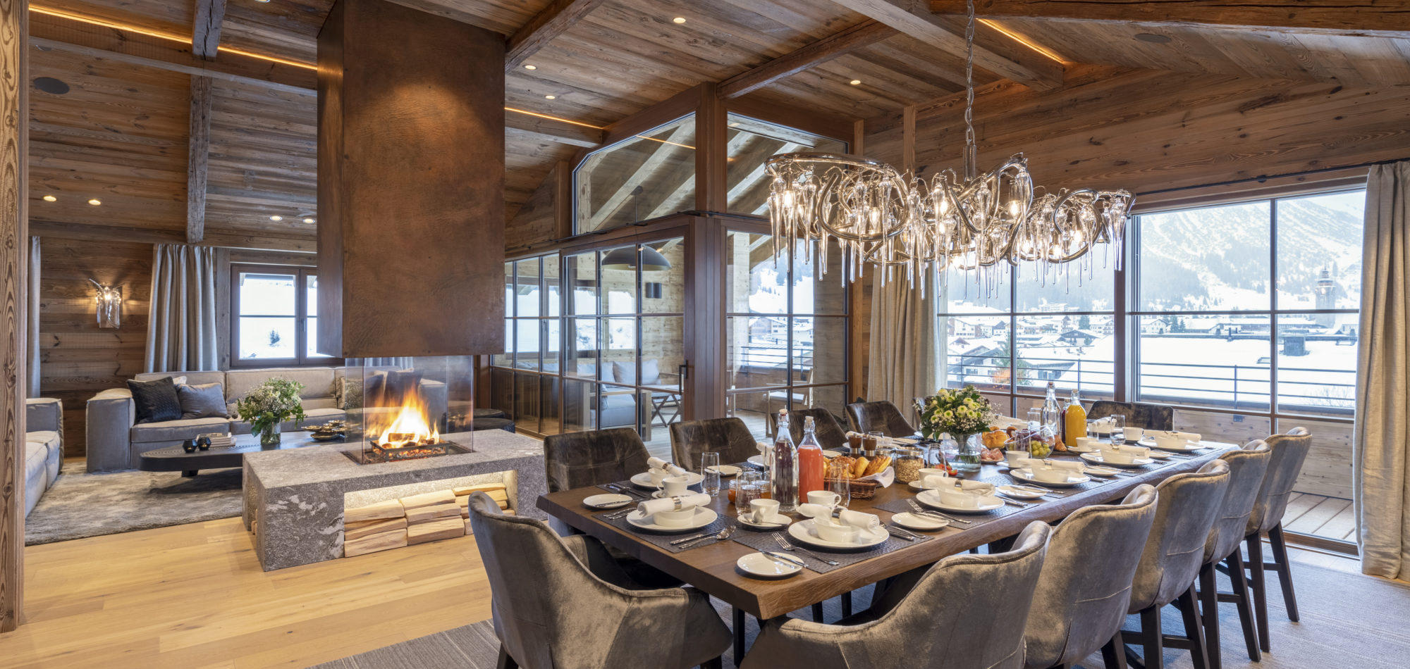chalech_M_lech_luxury_ski_chalet_oxford_ski_ dining.jpg