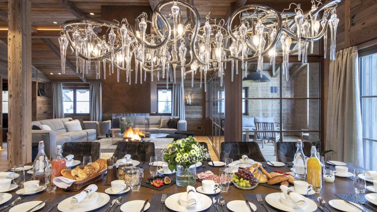 chalech_M_lech_luxury_ski_chalet_oxford_ski_ dining (2).jpg