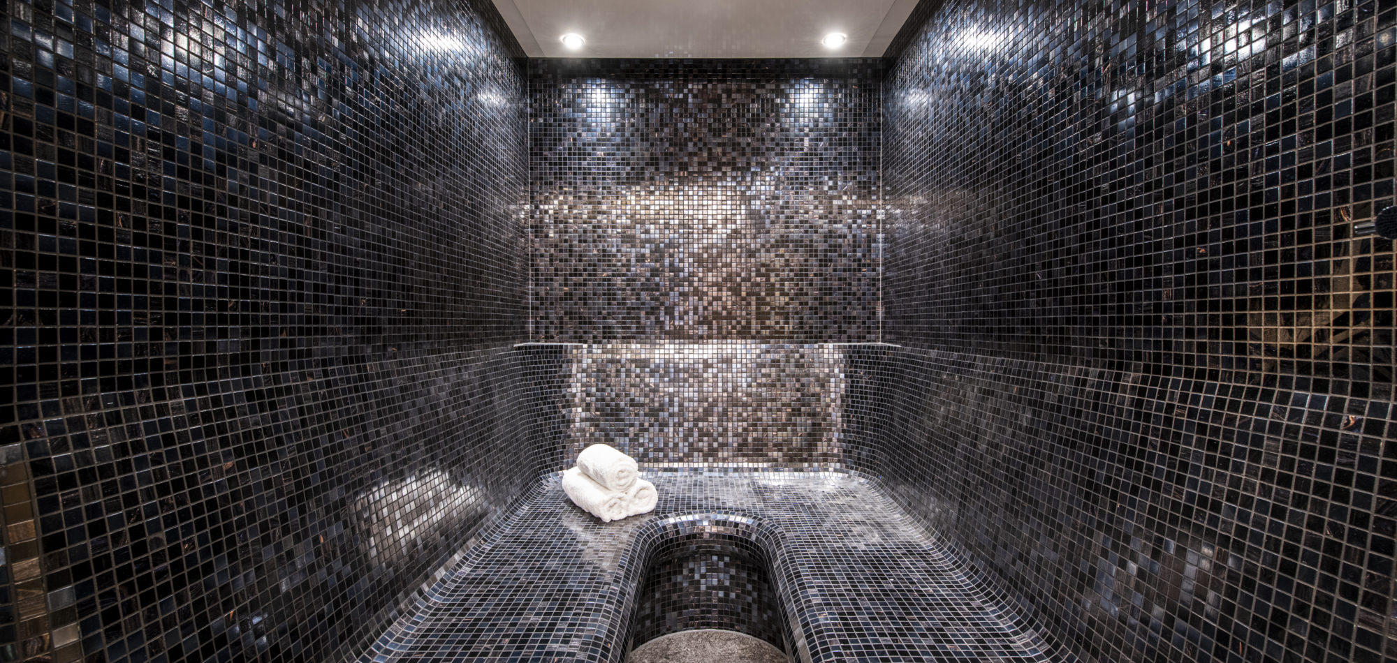 chalech_M_lech_luxury_ski_chalet_oxford_ski_ steam_room.jpg