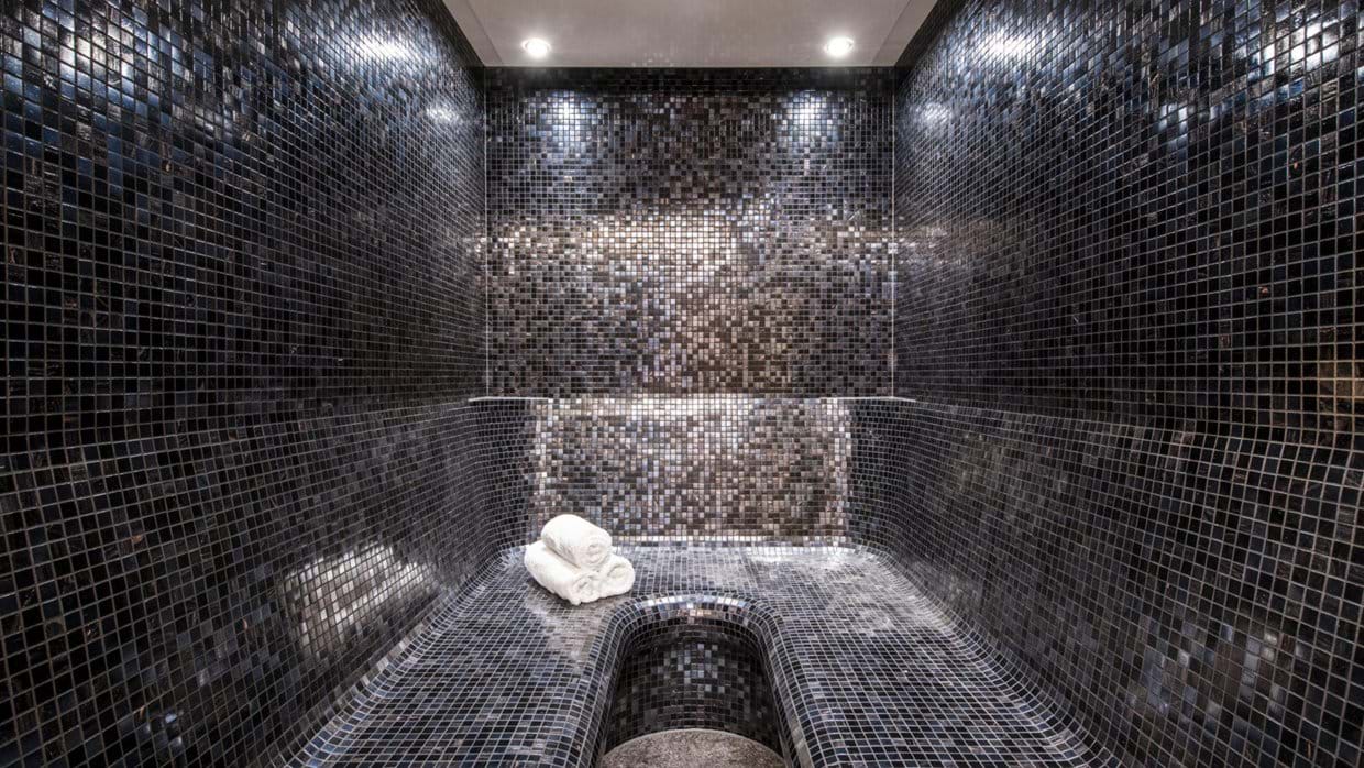 chalech_M_lech_luxury_ski_chalet_oxford_ski_ steam_room.jpg