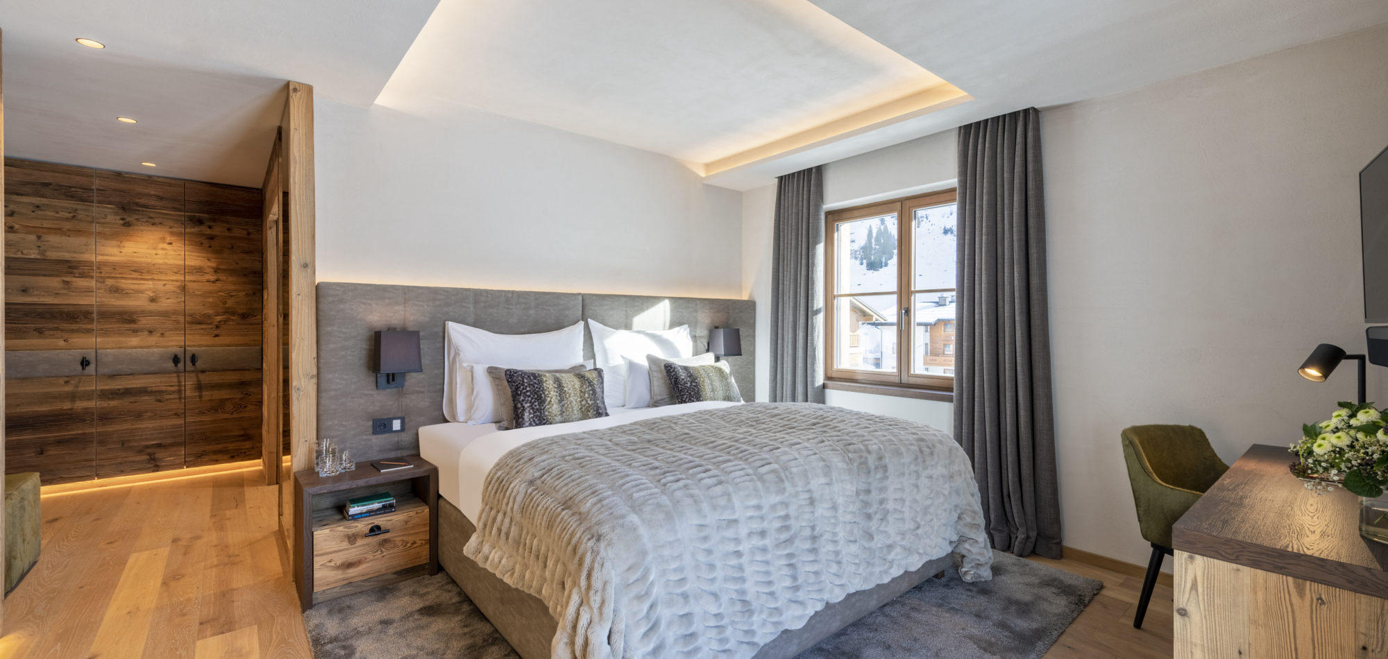 chalech_M_lech_luxury_ski_chalet_oxford_ski_  bedroom.jpg