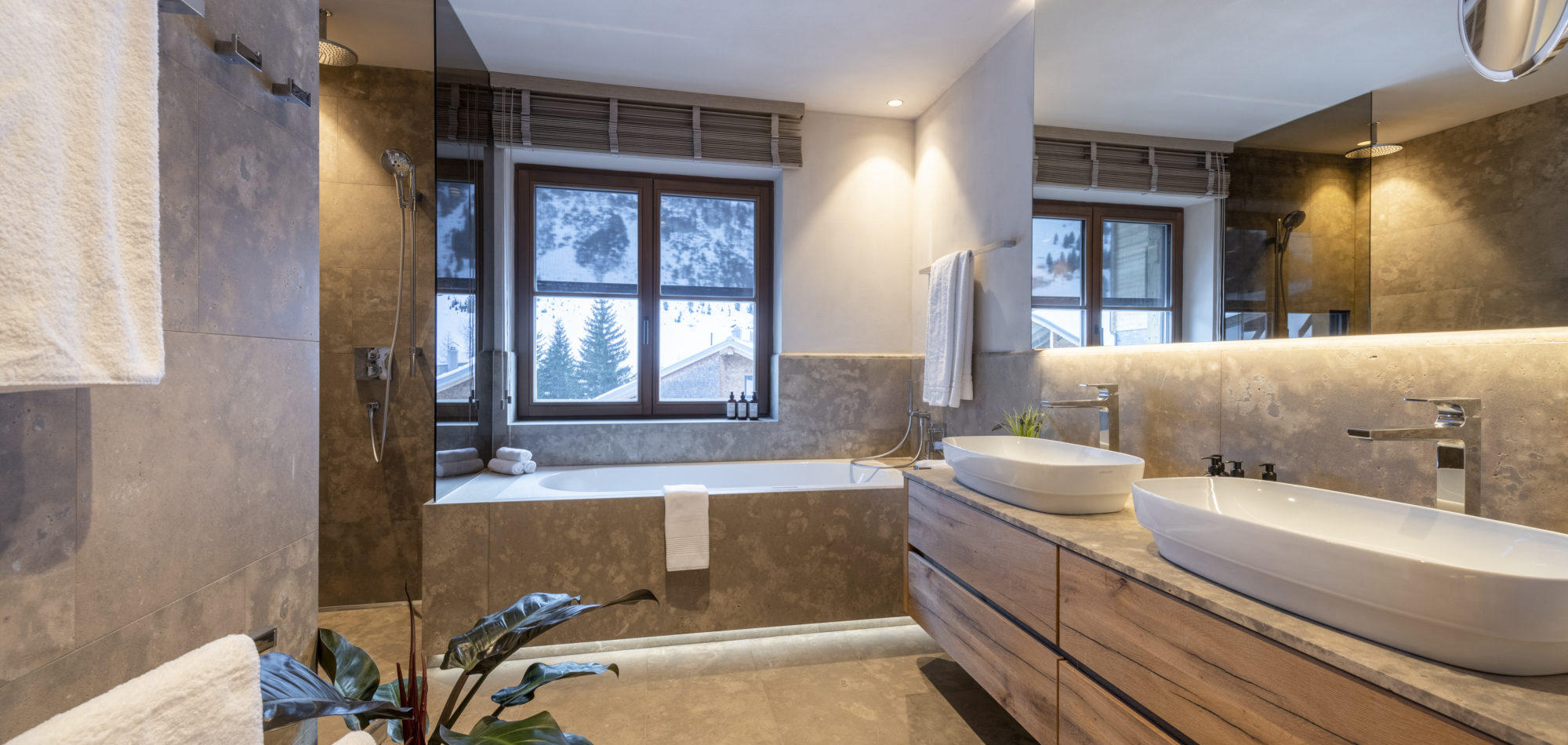 chalech_M_lech_luxury_ski_chalet_oxford_ski_ bathroom-3.jpg