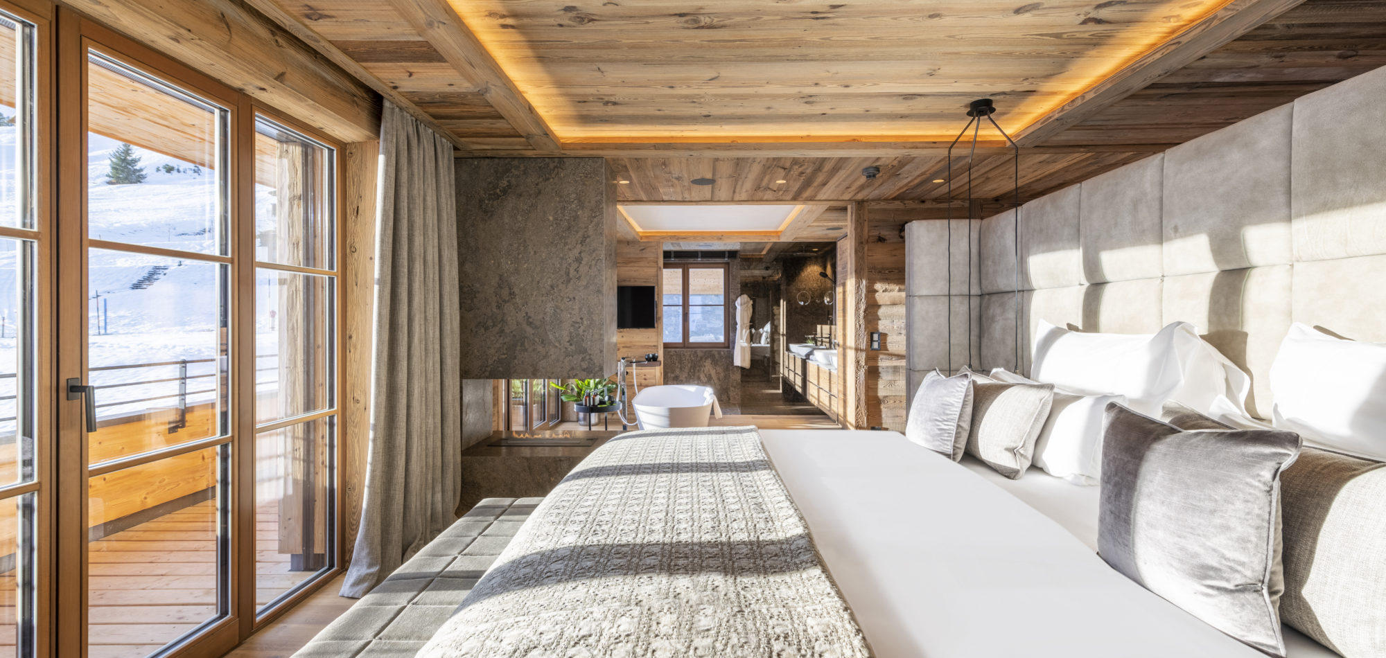 chalech_M_lech_luxury_ski_chalet_oxford_ski_ bedroom-11.jpg