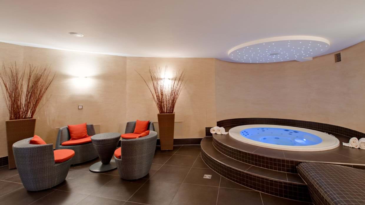 luxury-ski-chalet-zermatt-damore-oxford-ski-spa (1).jpg