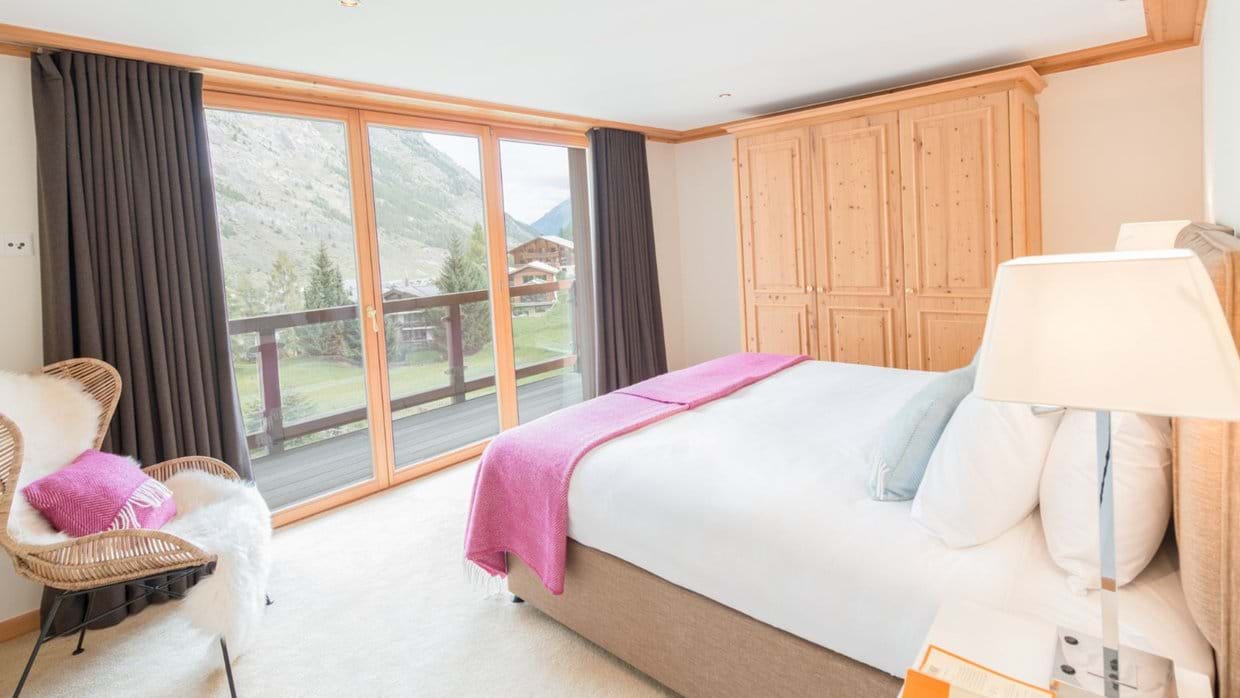 luxury-ski-chalet-zermatt-damore-oxford-ski-bedr.jpg